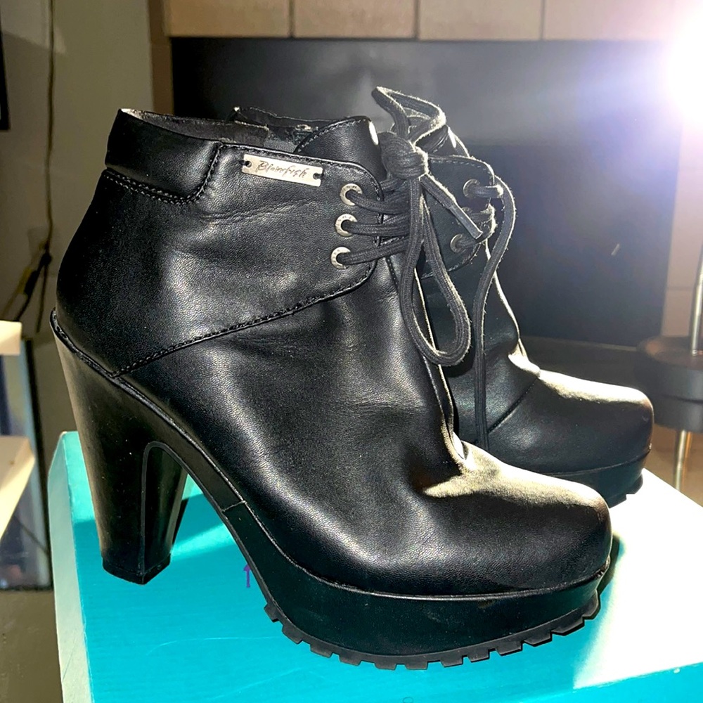 Women’s Heeled Boot